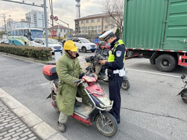 上海交警app最新版下载,官方渠道获取,12123功能一览