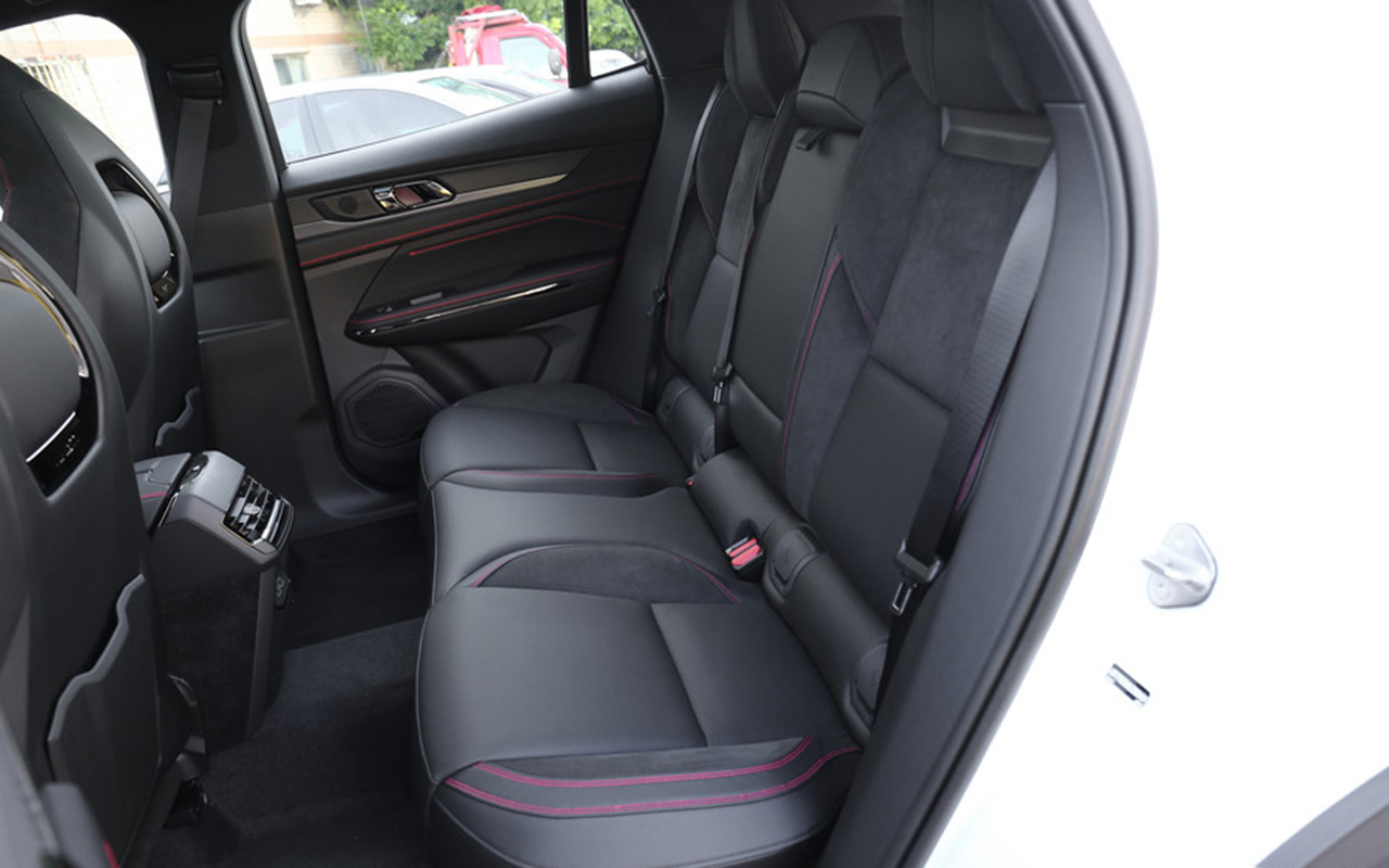 2024香港正版资料免费大全精准,精细解读解析_桌面款89.270