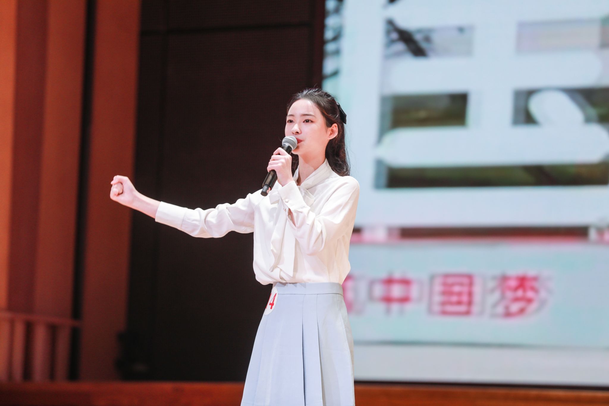 大学演讲比赛视频——小巷深处的演讲魅力