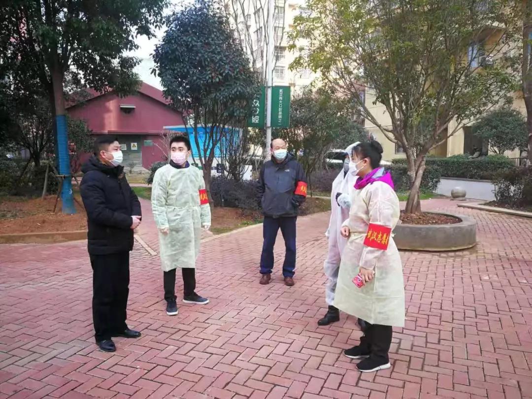 疫情最新数据下的神秘小巷奇遇,一家特色小店的独特魅力