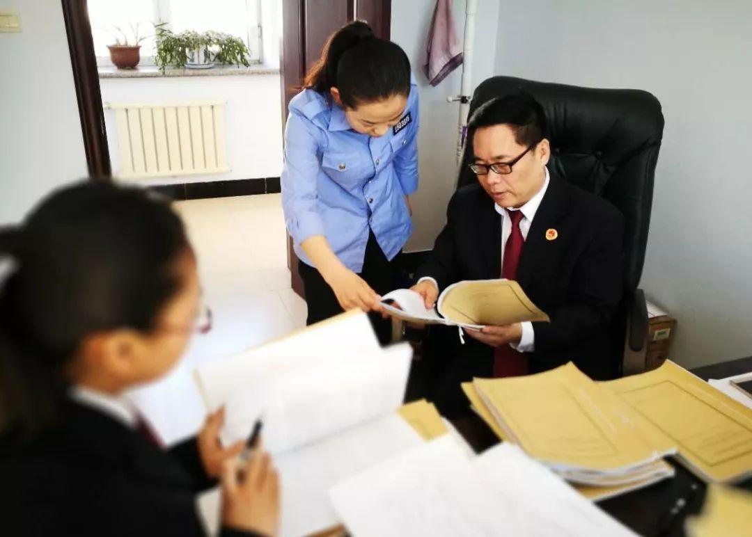 三行情书校园策划书,小巷中的情书故事与隐藏特色小店