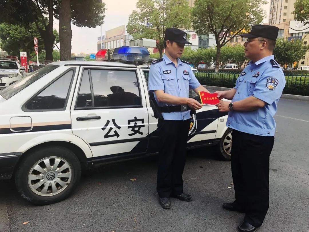 最新警服款式,探索自然美景之旅,寻找内心的平和与宁静