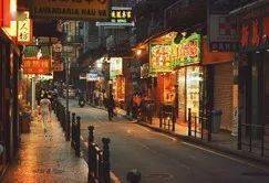 探索巷弄秘境,37岁女明星带你发现隐藏在小巷中的特色小店