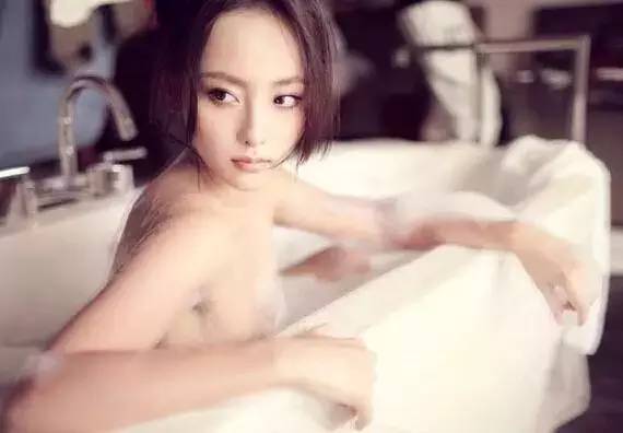 女明星裸身,公众关注下的多元视角探讨