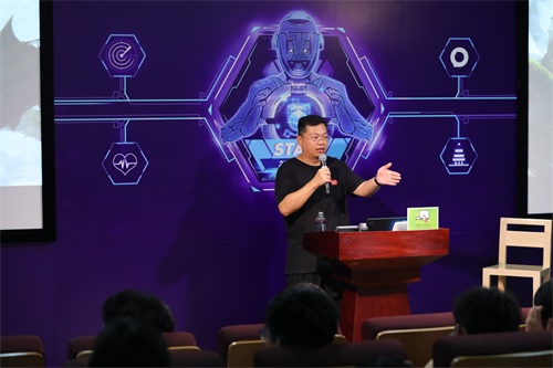 小沈阳超级大明星与高科技的炫彩碰撞——体验前沿科技产品的新时代魅力