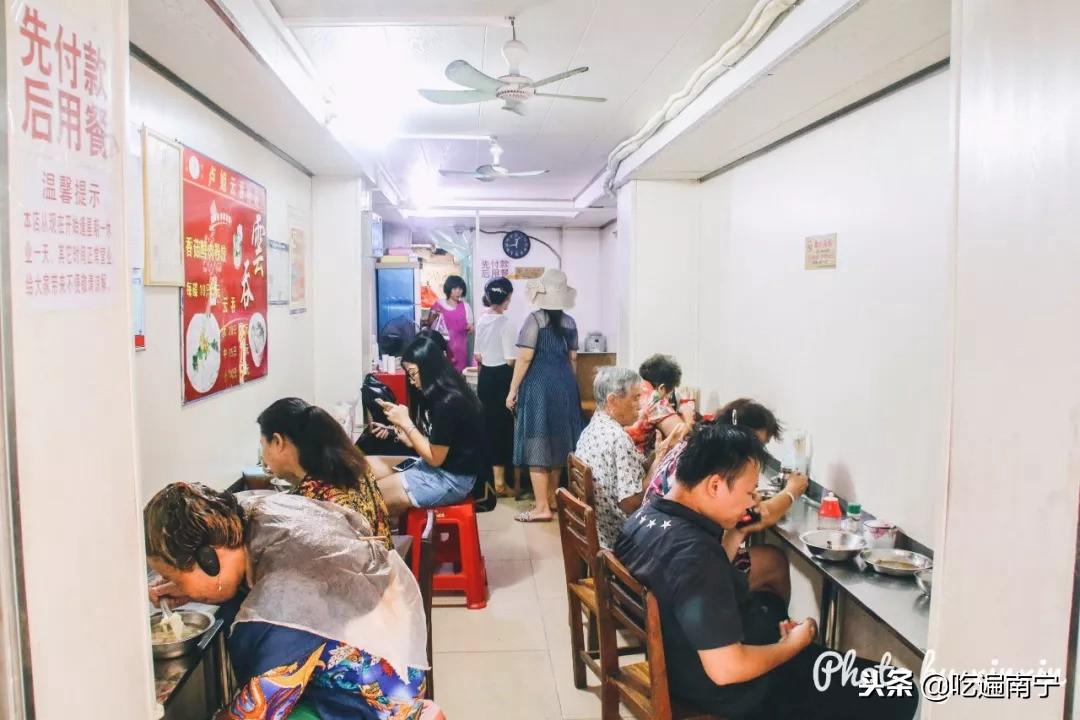 最新社会梗,小巷深处的独特风味,一家隐藏版特色小店大揭秘!